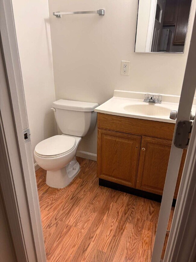 Photo - Updated interior - must see! Parking On Site - Laundry On Site Unidad C