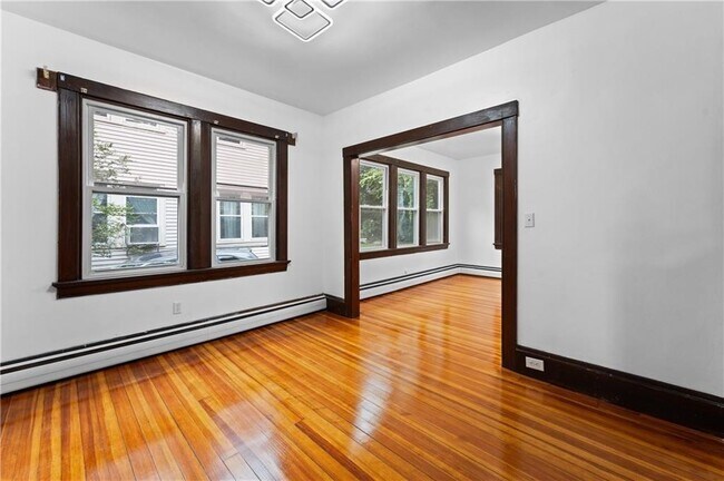 Photo - 335 Blackstone St