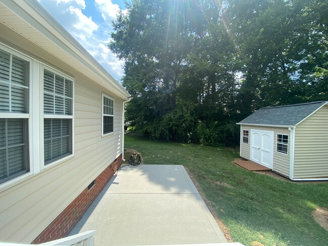 Room in Single Family Home on Blueshot Ct