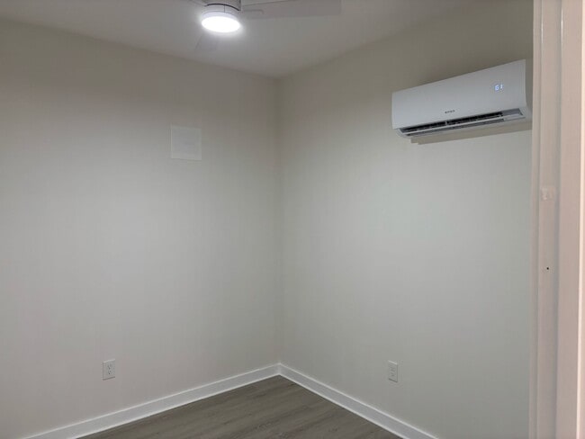 Photo - 200 Towne Overlook Dr