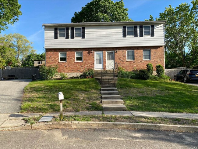 Photo - 22 Van Wicklen Ct Townhome