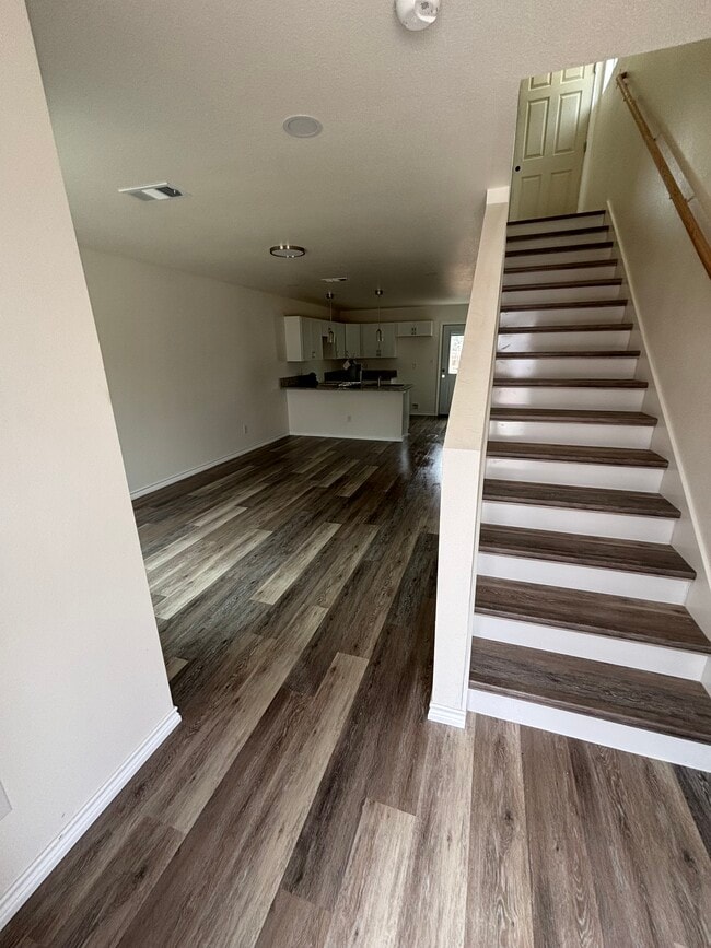 Photo - 925 River Rd