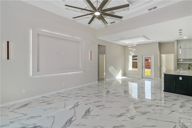 Photo - 20 E Sabinal Ave