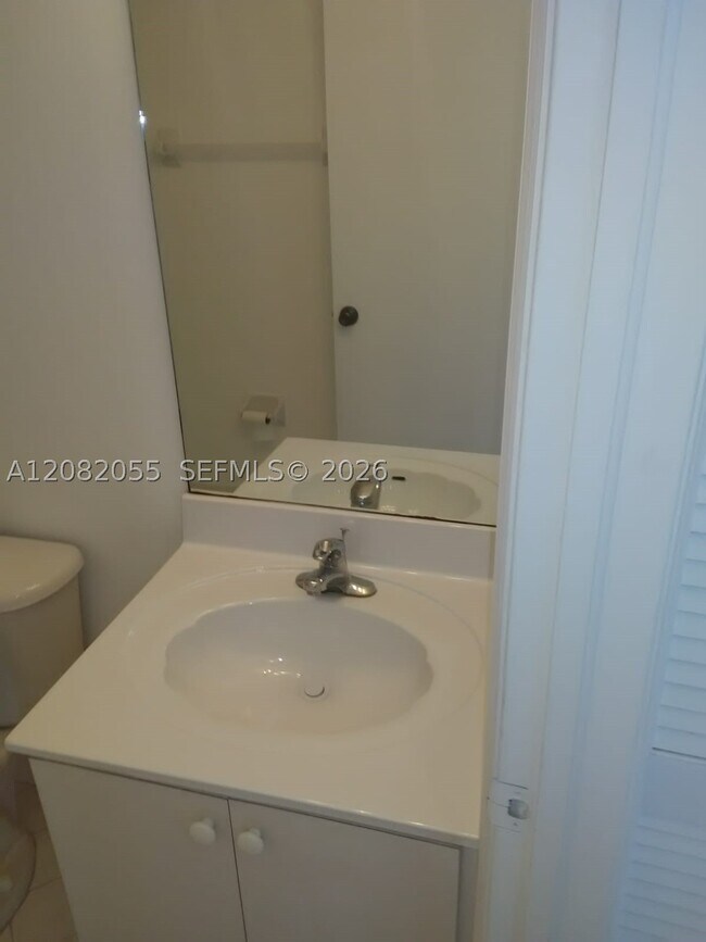 Photo - 2910 SE 13th Rd Unit 204-44