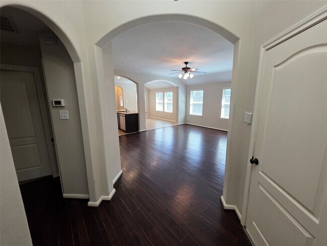 114 N Heritage Mill Cir