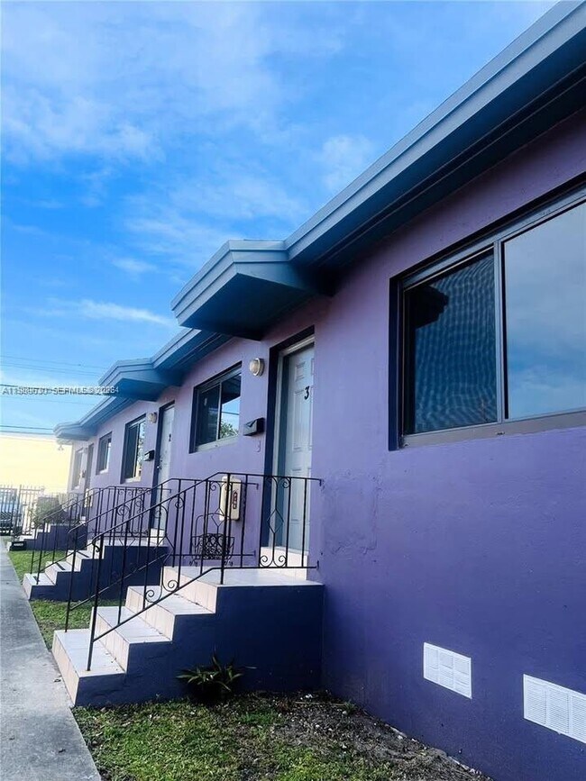 Building Photo - 98 NE 71st St Unit 2