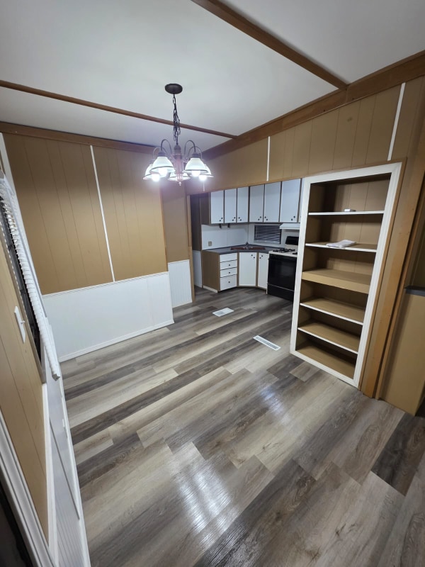 Photo - 905 W 37th Ave