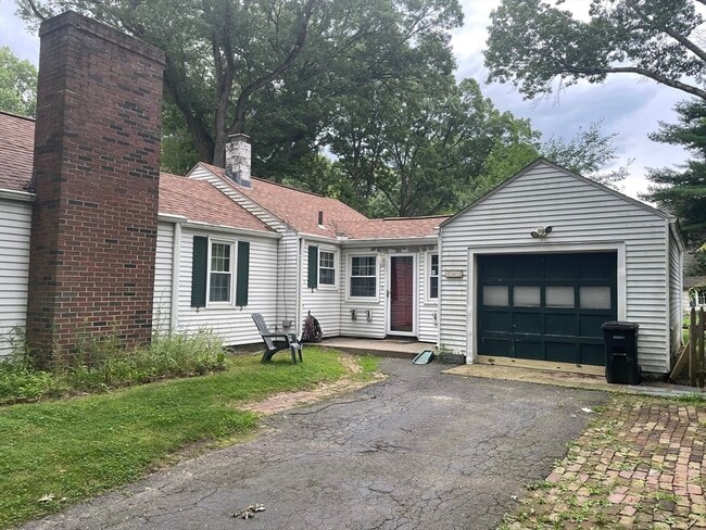103 Fairview St