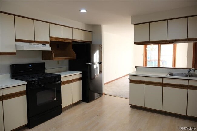 Photo - 20 Southwick Dr
