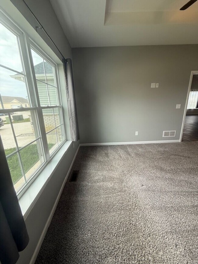 Photo - Charming 3-bedroom/2-bathroom single famil...