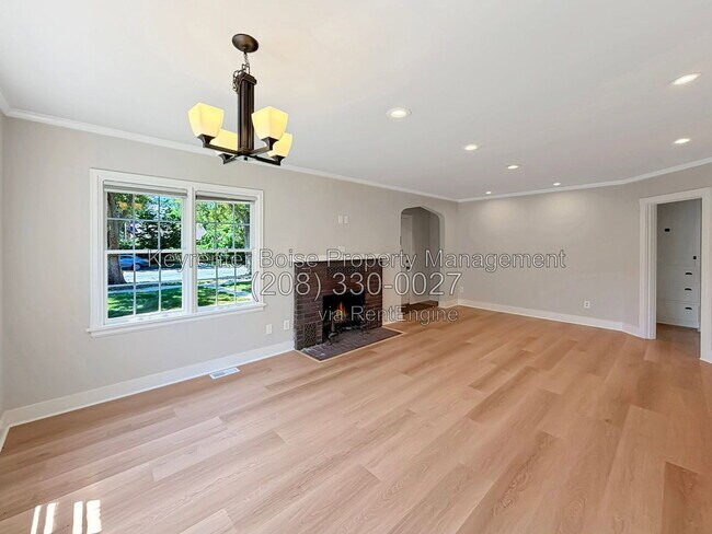 Photo - 2208 W State St
