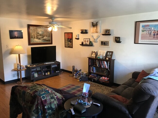 Photo - 2643 Mackinaw Ave Unit 1