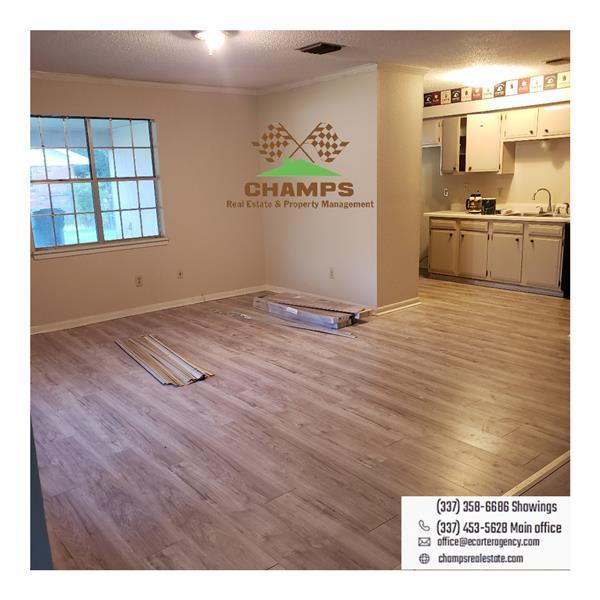 Photo - 402 Toronto Dr