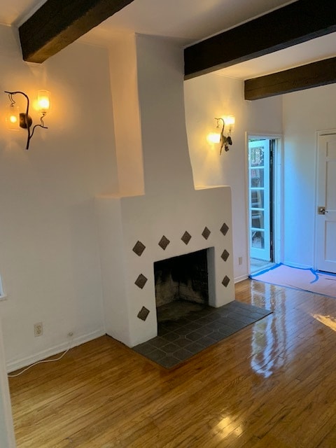 La puerta que da al patio exterior de ladrillo está desde la sala de estar. - 365 Beloit Ave Unidad 365 c