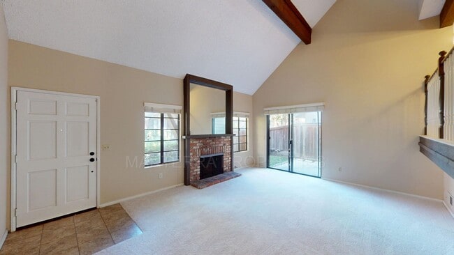 Photo - 3 Bed/2.5 Bath Townhome In Eastside Costa ...
