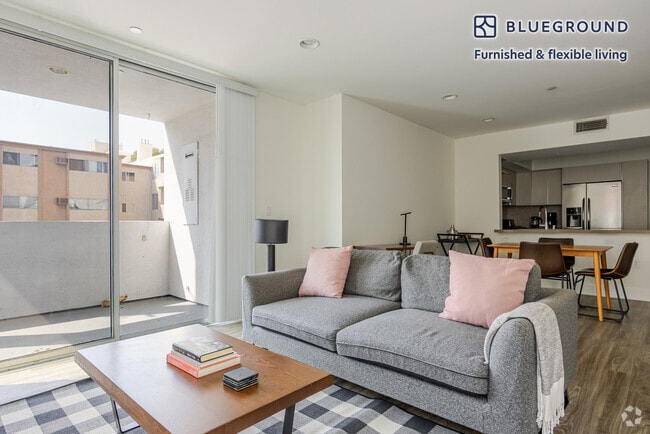 Building Photo - 10473 Santa Monica Blvd Rental