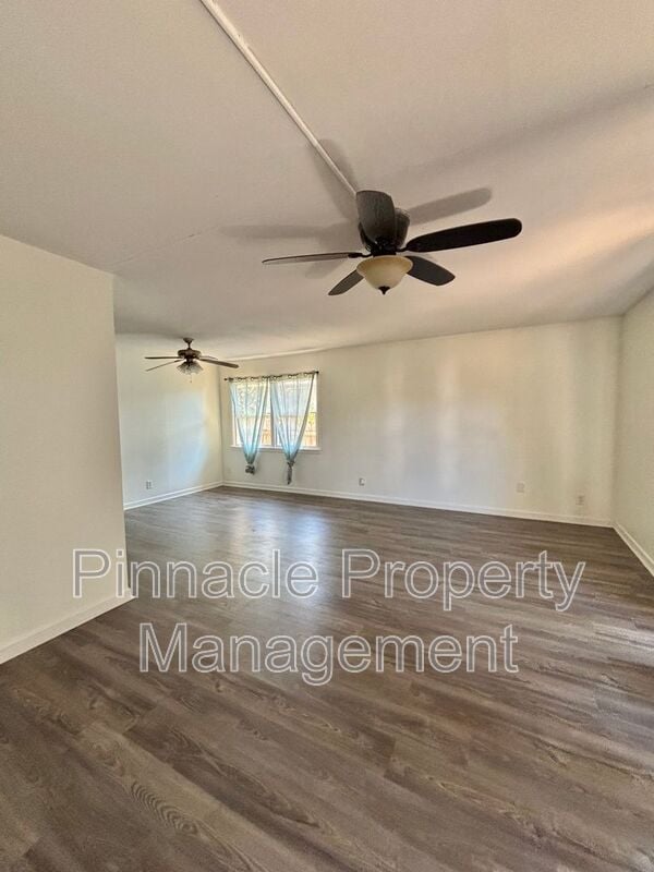 Photo - 806 N Jackson St