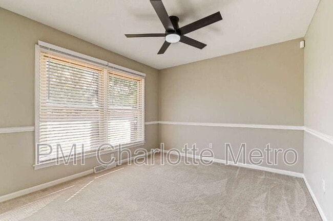 Photo - 8615 Beechbrooke Rd
