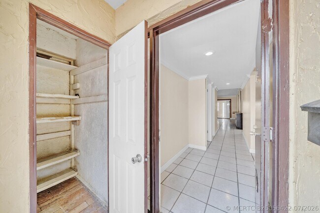 Photo - 221 NW 43rd Pl