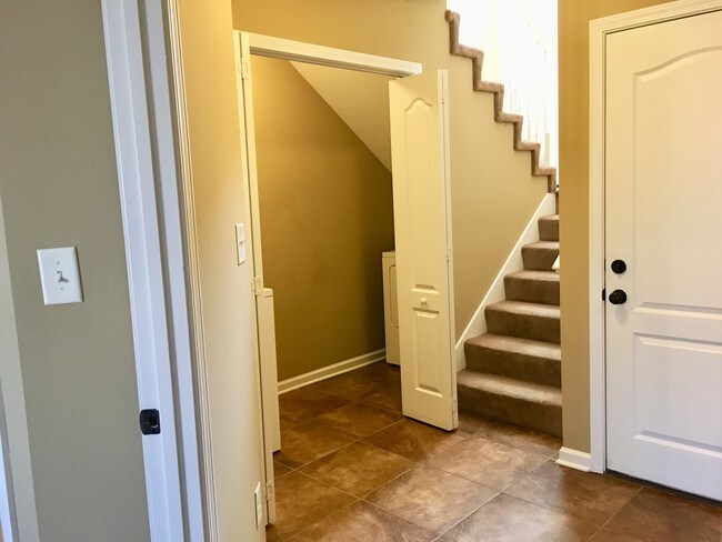 Photo - 1723 Thistlewood Dr