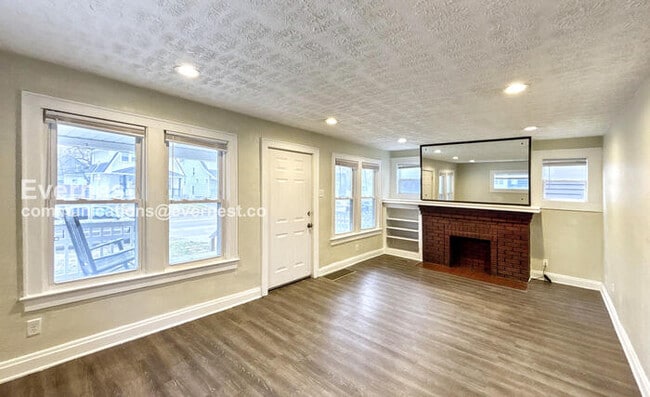 Photo - 1098 E 17th Ave