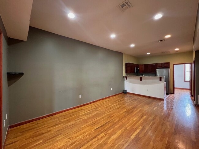 Photo - 243 PEARSALL Ave Unit 2L