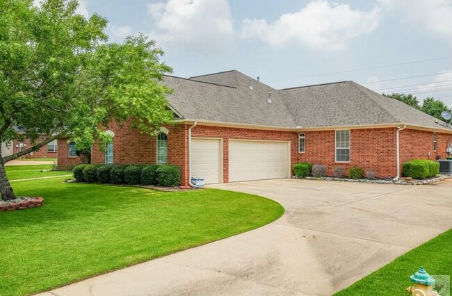 Photo - Beautiful, Spacious 4 bedroom Home for Rent!
