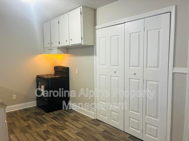 Photo - 807 Shaver St