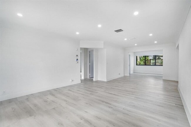 Photo - North 25th Avenue