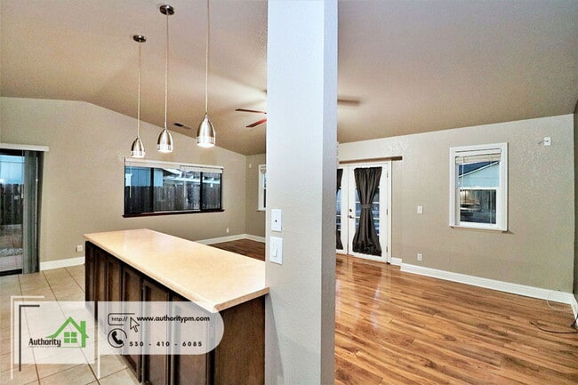 Photo - 1947 Mary Lake Dr