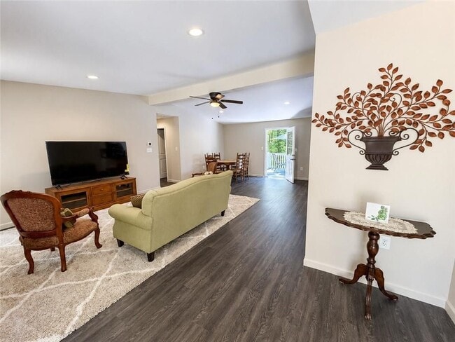 Photo - 6555 Akins Way