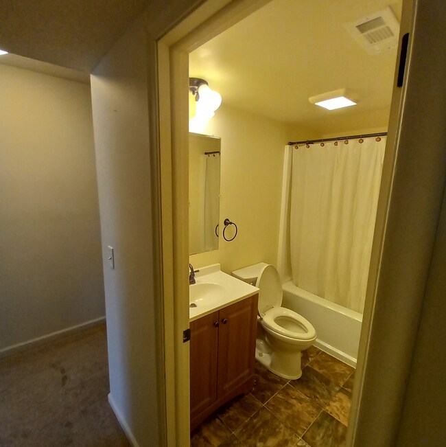 Bathroom - 228 W Hill St Unit 4