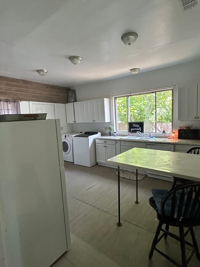 Photo - 507 W Smith St