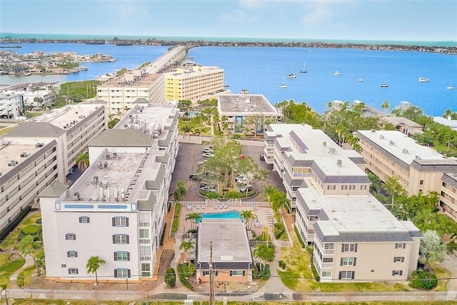 Building Photo - 147 Bluff View Dr Unit 304