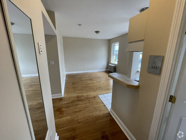 Building Photo - 67 Park Dr Rental