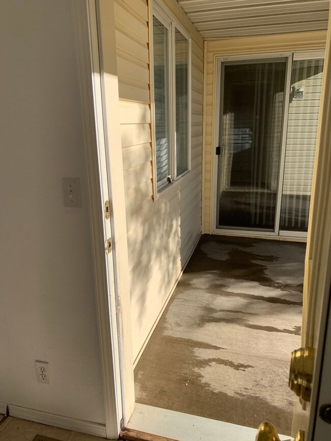 Building Photo - Charming Single-Level Rancher – 2 Bed, 2 Bath