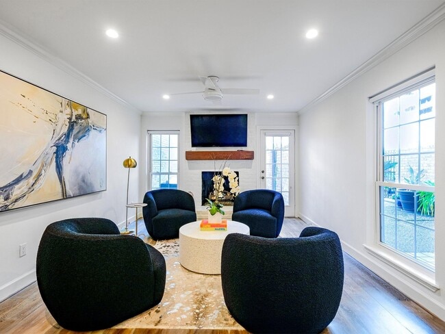 Photo - 3139 Bissonnet St