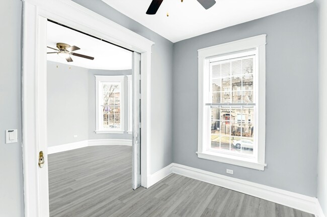 Photo - 5341 S Indiana Ave Unit 5341 -  2