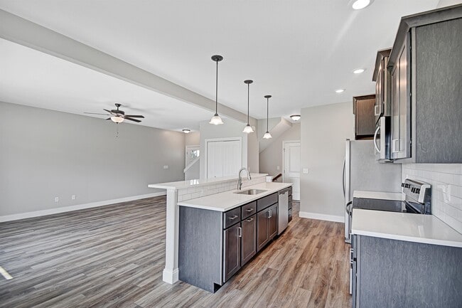 Photo - 1212 Heather Dr