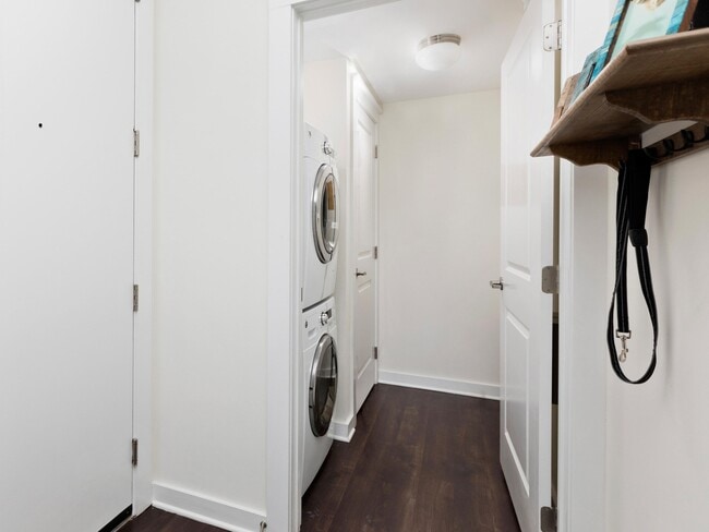 Full Size Washer and Dryer - Fountains Southend Apartments