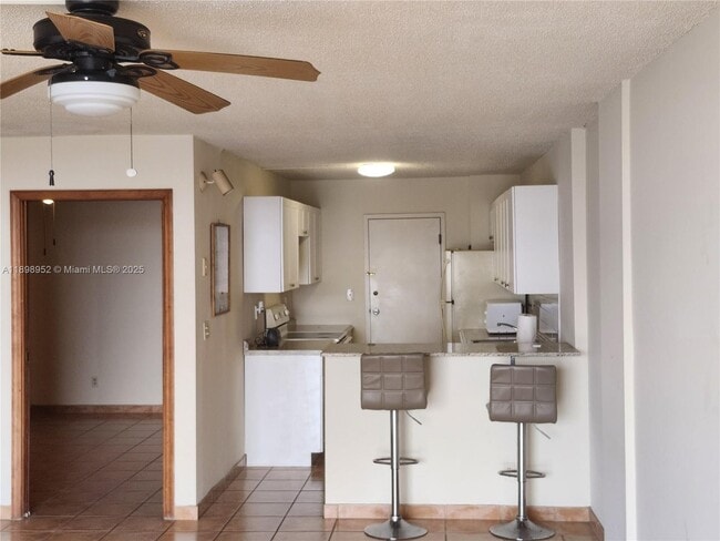 Photo - 1465 NE 123rd St Unidad 806