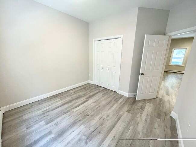 Photo - 174 Bolton St Unit 1