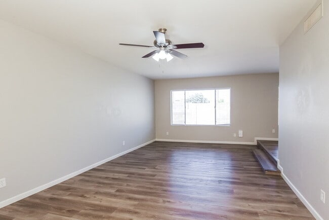 Photo - 15028 N 40th Pl