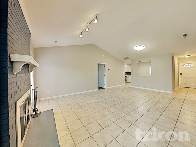 Photo - 7300 Yorkville Ct