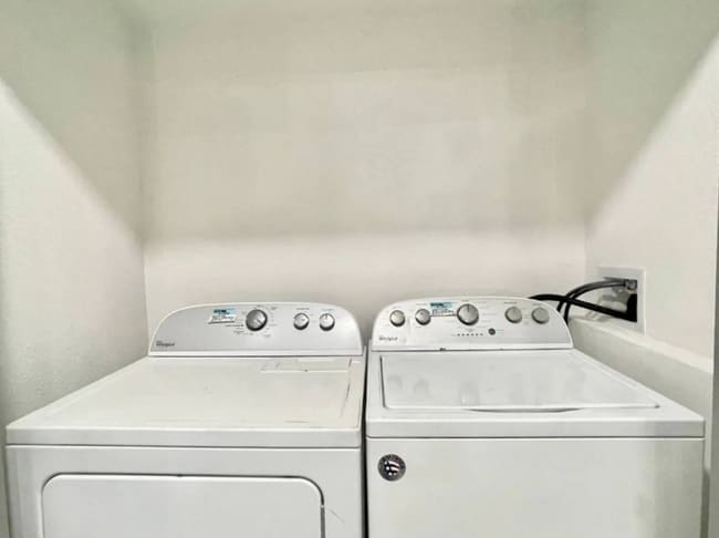 Photo - 1213 Corbett Ln Unit 2