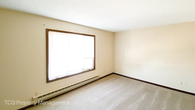 Photo - 445 Elm Pl Unidad L-22