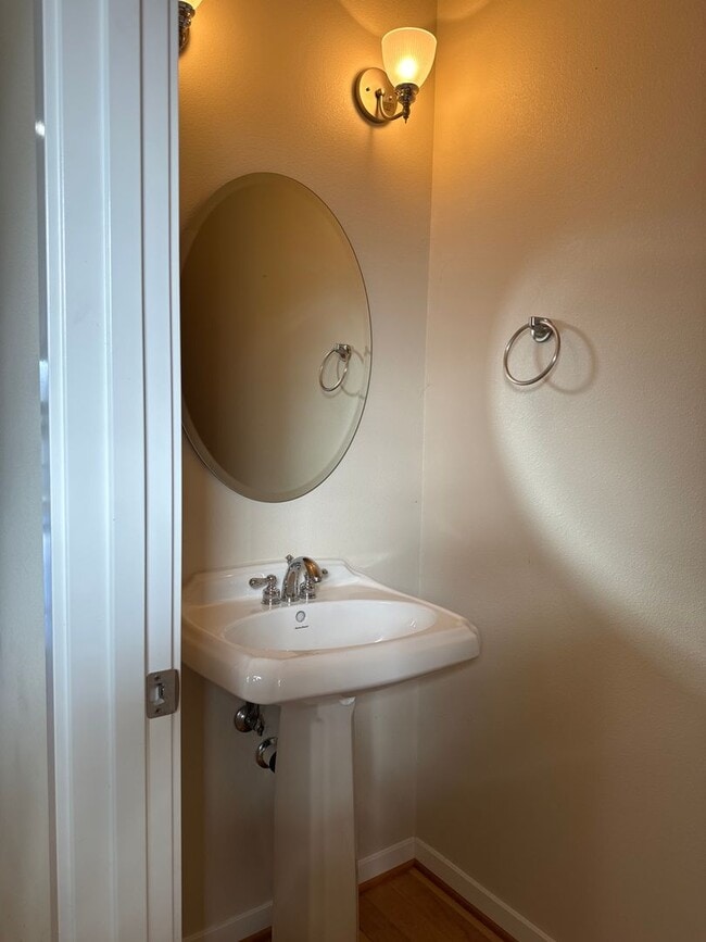 Photo - Beautiful 2 bedroom Townhouse in Issaquah ...