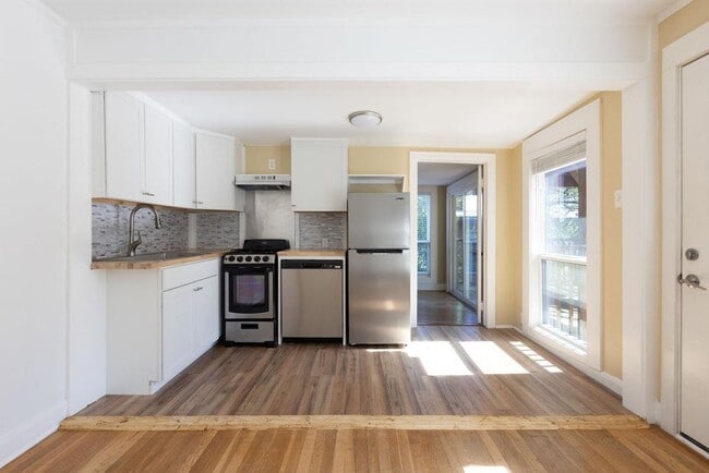 Photo - 1115 Enfield Rd Unit C