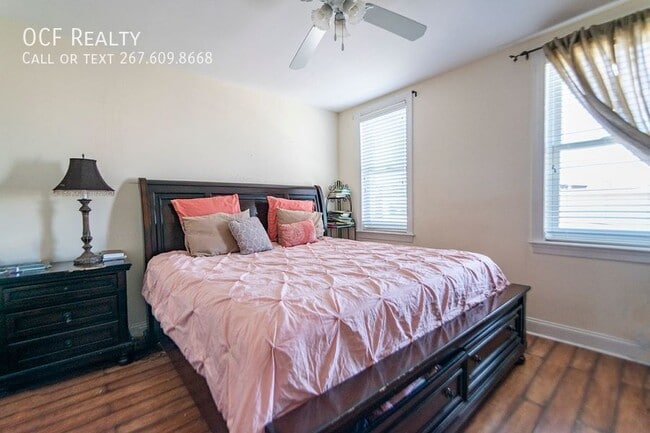 Photo - 2415 Almond St