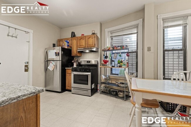 Photo - 169 Western Ave Unidad 1